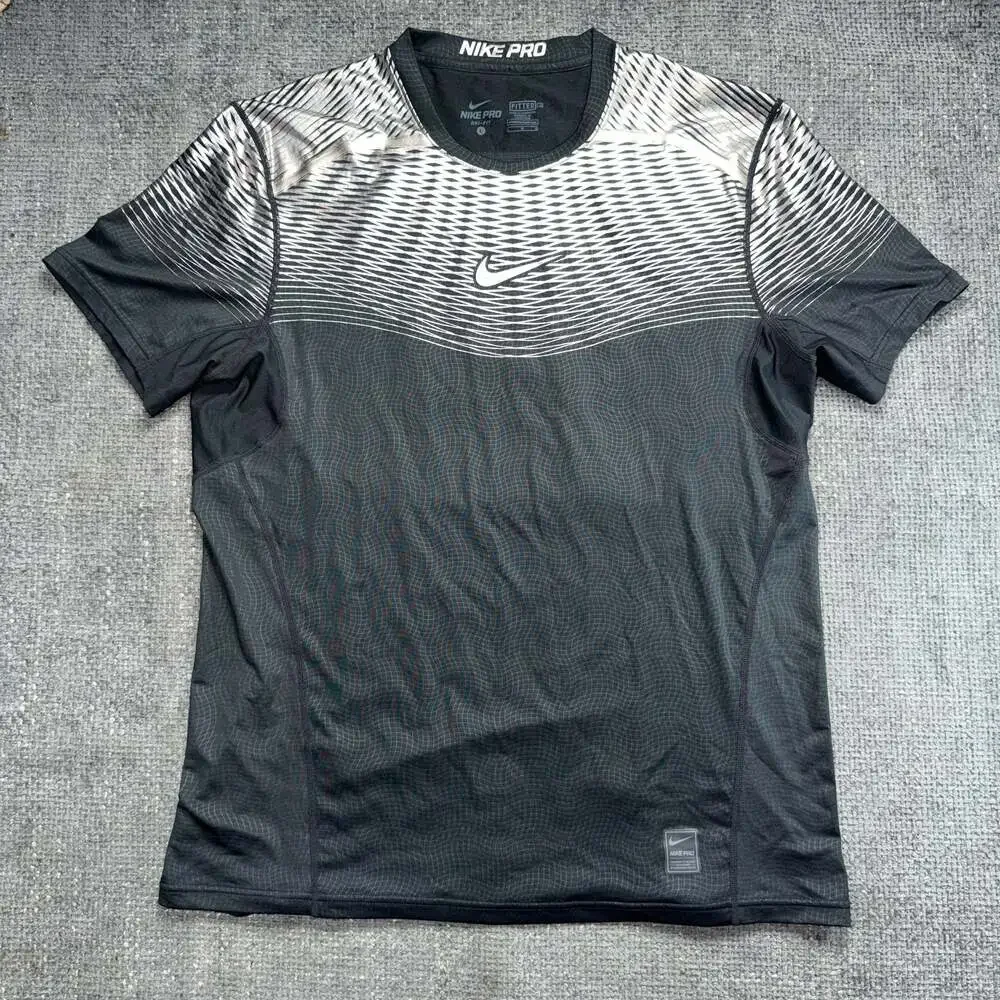 Nike Pro Hypercool Max Metalized Fitted Training Shirt